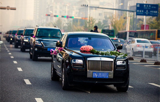 婚车租赁公司选择及婚车租赁如何节约成本？