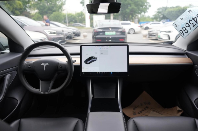 特斯拉 Model 3租赁